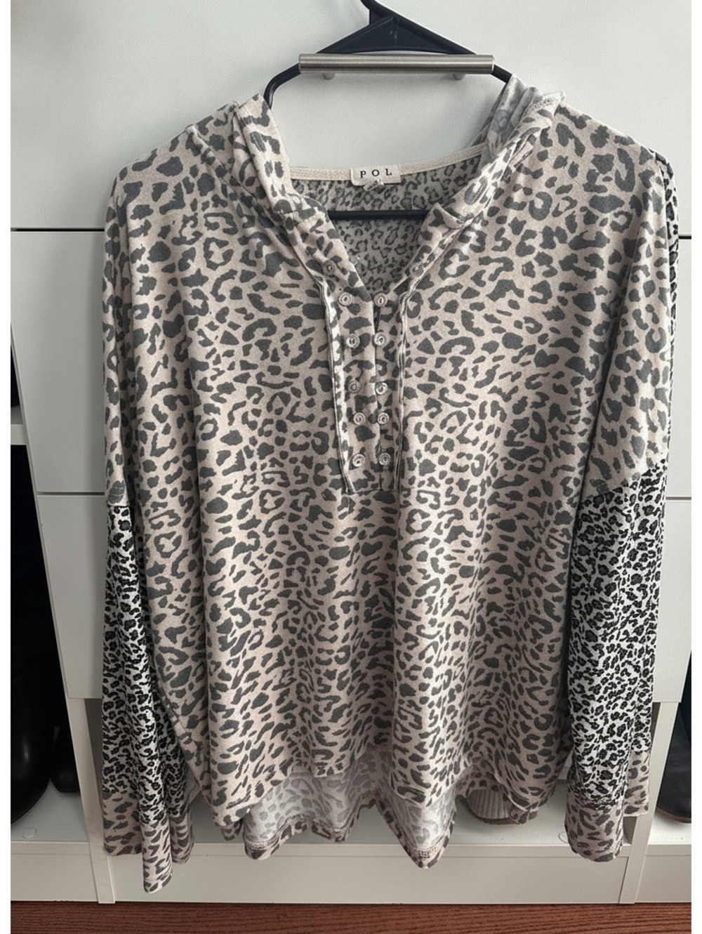 POL Medium Animal Print Hooded Pullover Shirt